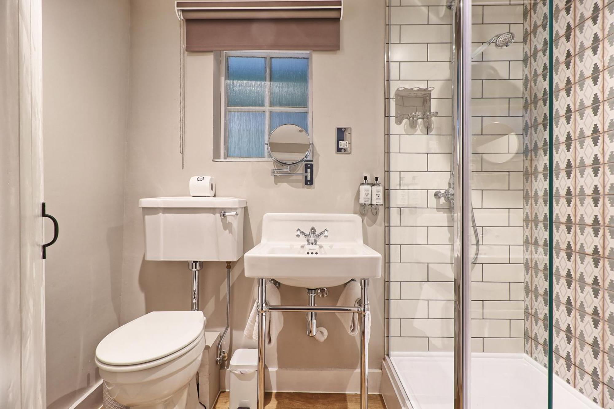 Ranfield'S Brasserie Hotel Rooms Когешъл Екстериор снимка