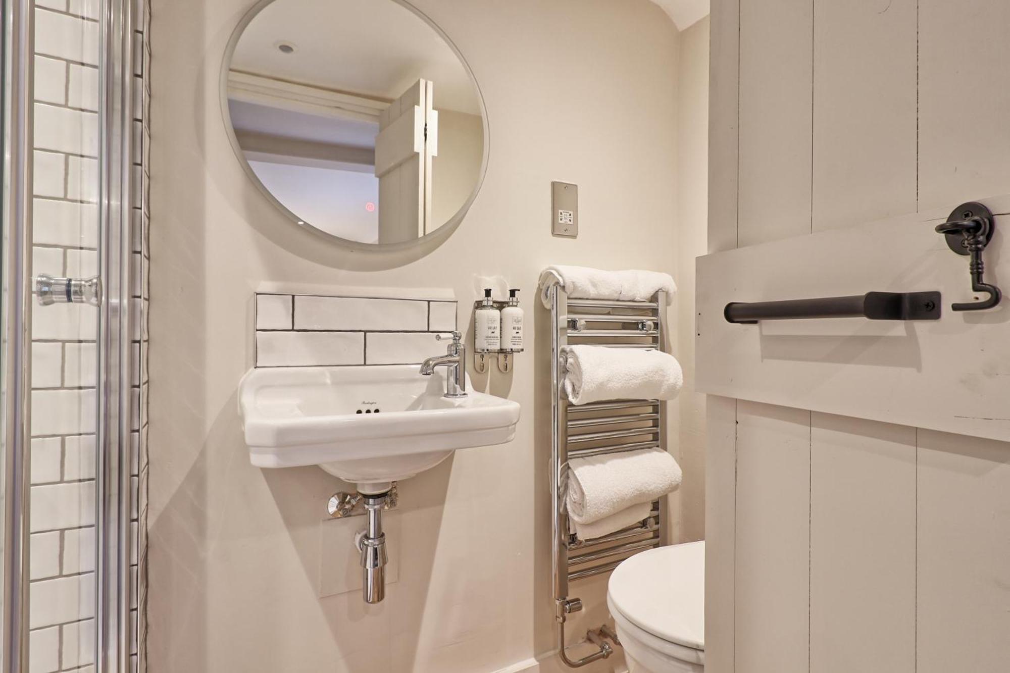 Ranfield'S Brasserie Hotel Rooms Когешъл Екстериор снимка
