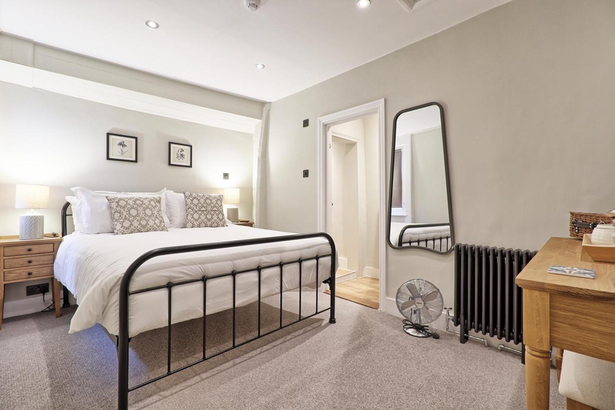 Ranfield'S Brasserie Hotel Rooms Когешъл Екстериор снимка